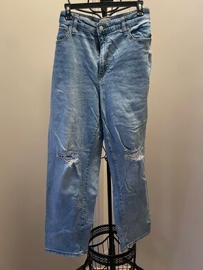 Universal Thread Light Blue Distressed Straight Leg Jeans